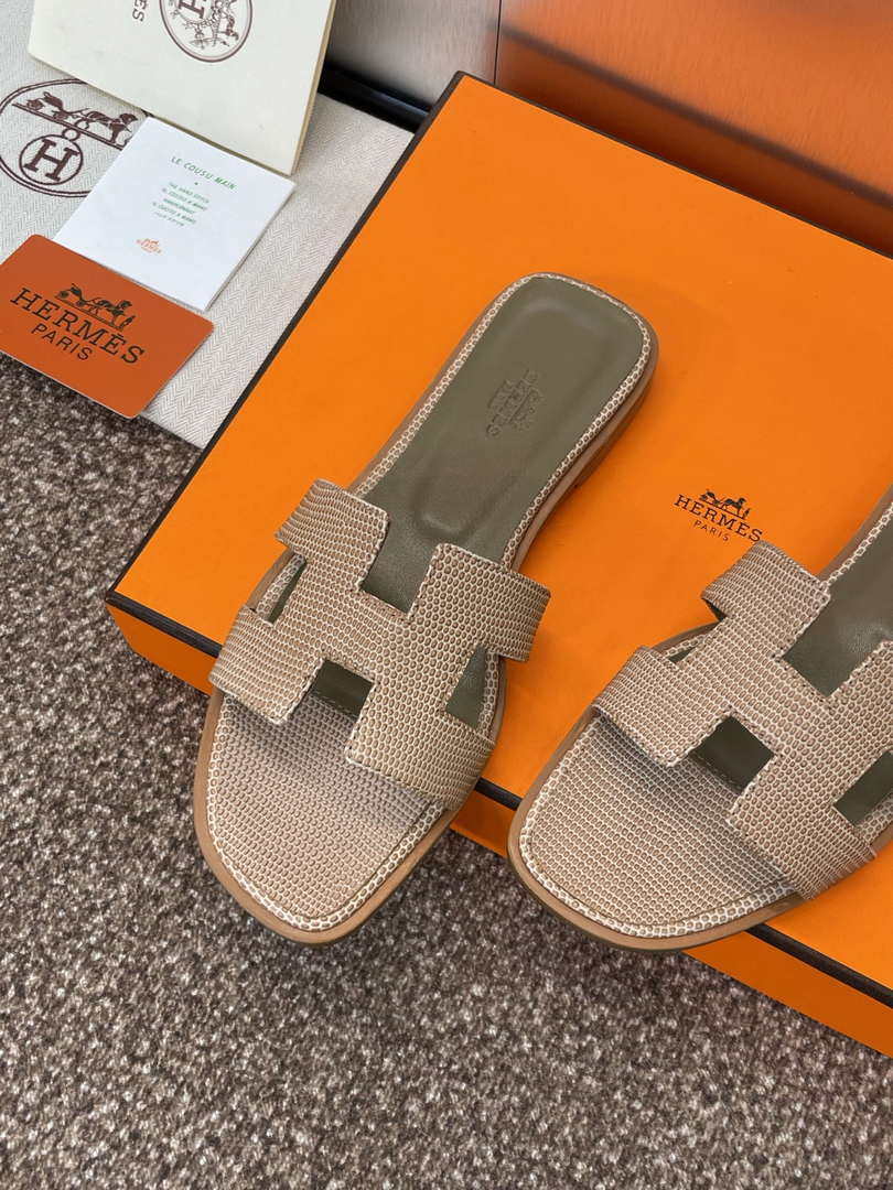 Hermes H202272ZvX3360 Women Lizard-patterned calfskin Oran Sandal H33659