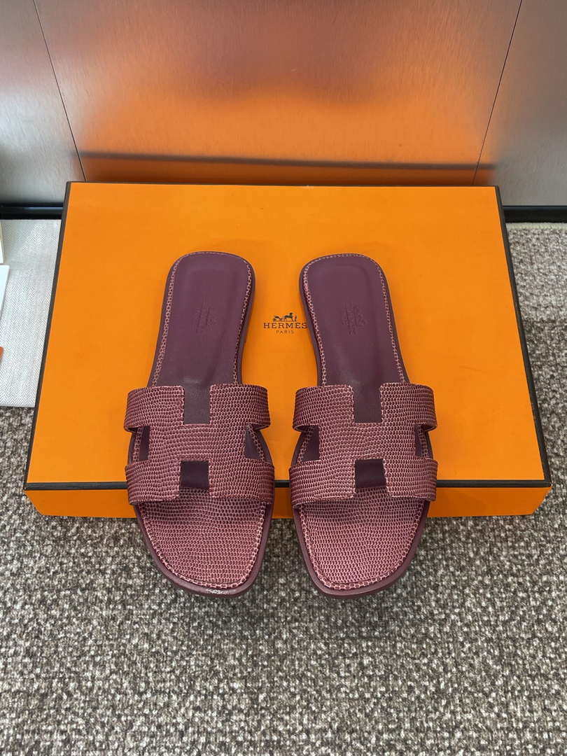 Hermes H202272ZvX3360 Women Lizard-patterned calfskin Oran Sandal H33660