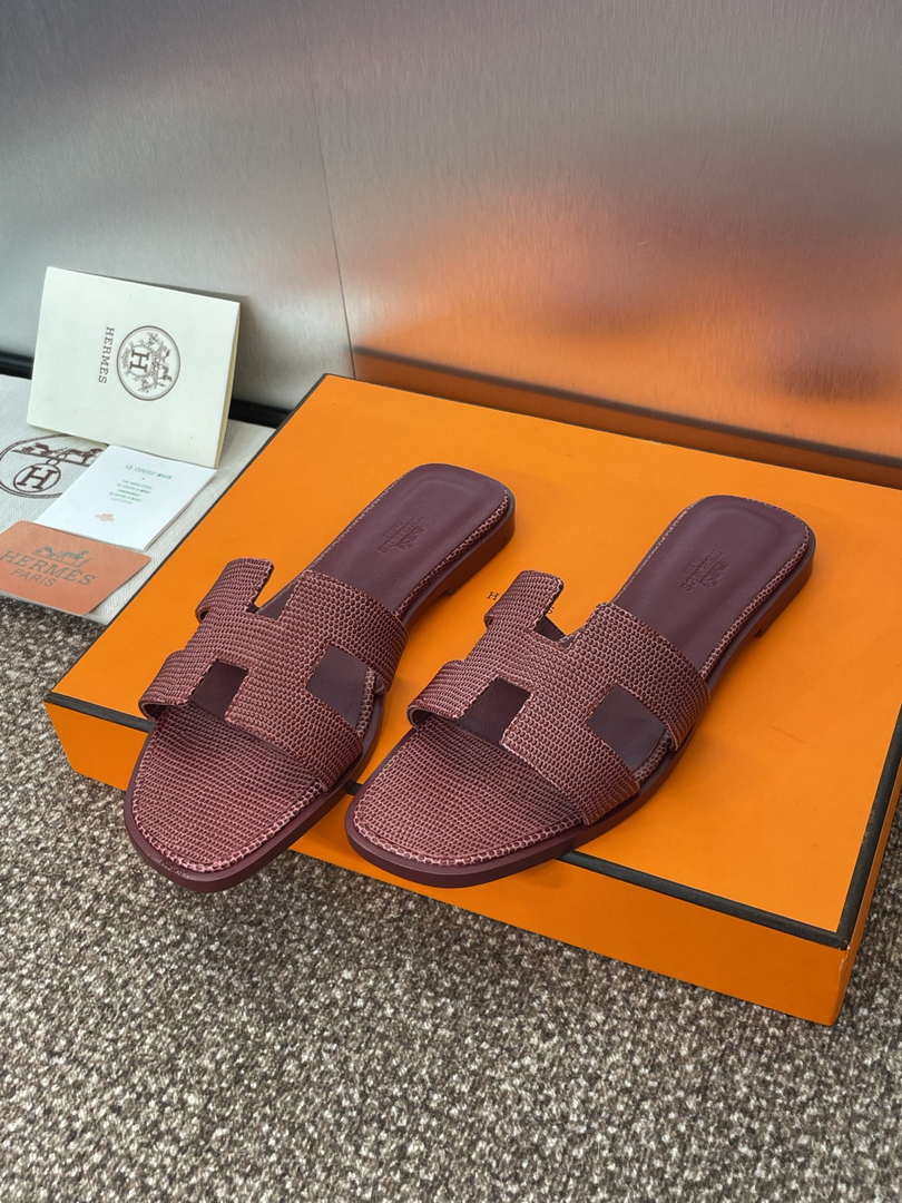 Hermes H202272ZvX3360 Women Lizard-patterned calfskin Oran Sandal H33660
