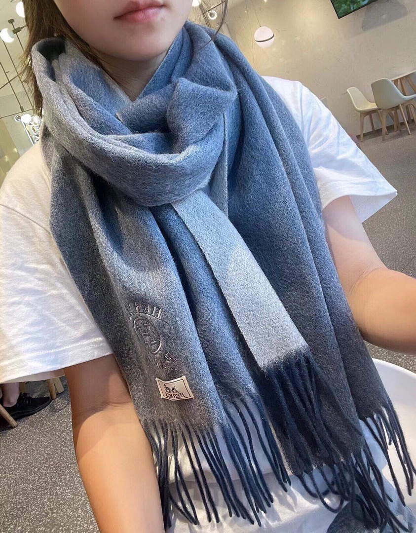 Hermes H208804S Scarves Smoking a Franges Muffler H50019 - Default Title - View 1