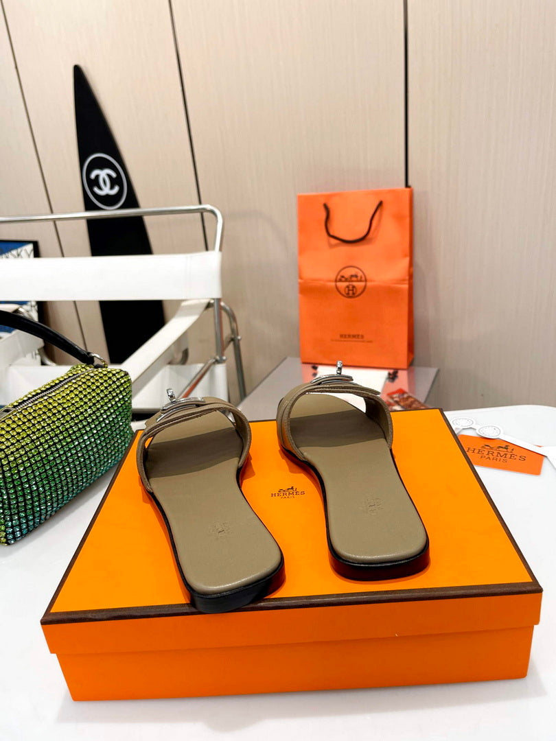 Hermes H231056Z Women's Giulia Sandal H33564