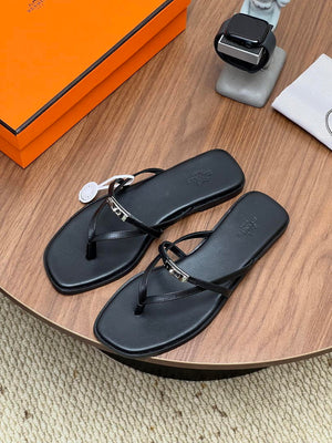 Hermes H261038ZvL1390 Miss sandal Black - Euro 34=US 3 - View 3