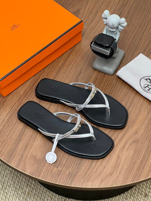 Hermes H261038ZvL1390 Miss sandal Black & Silver - Euro 34=US 3 - View 3