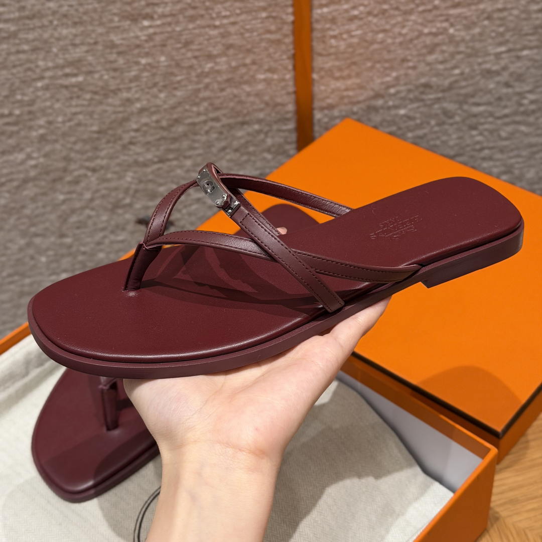 Hermes H261038ZvL1390 Miss sandal Wine Red