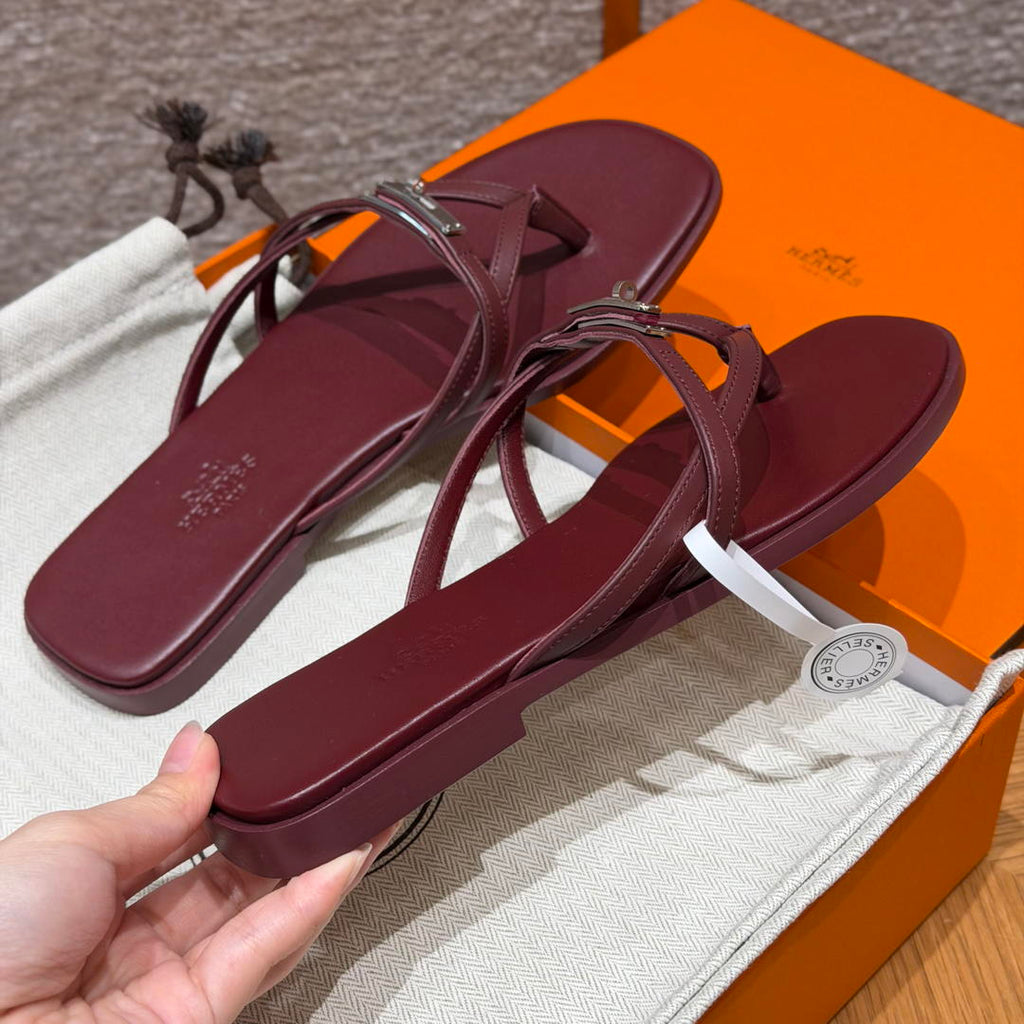 Hermes H261038ZvL1390 Miss sandal Wine Red