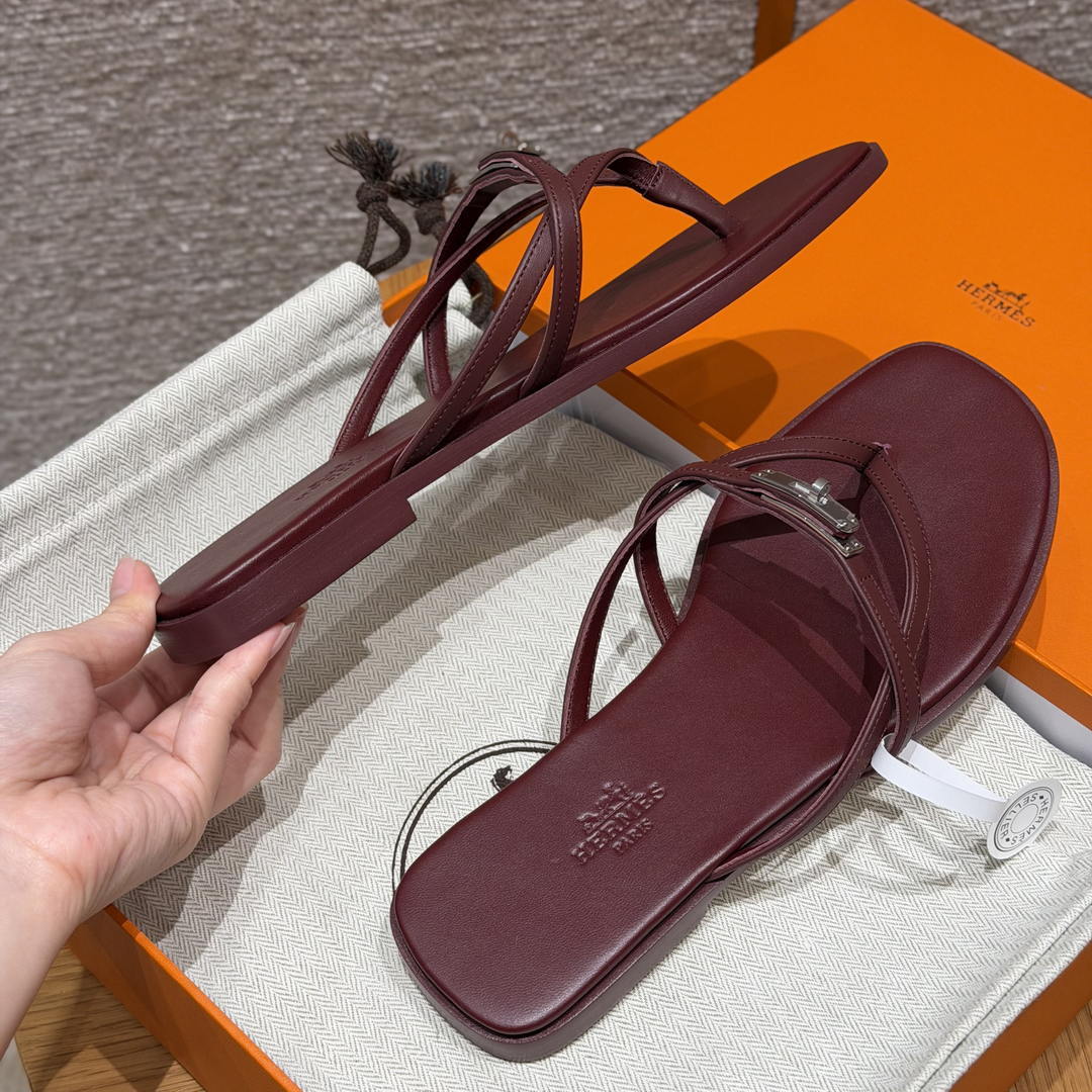 Hermes H261038ZvL1390 Miss sandal Wine Red