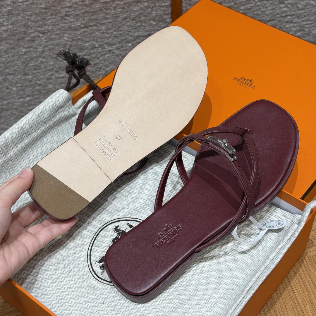 Hermes H261038ZvL1390 Miss sandal Wine Red
