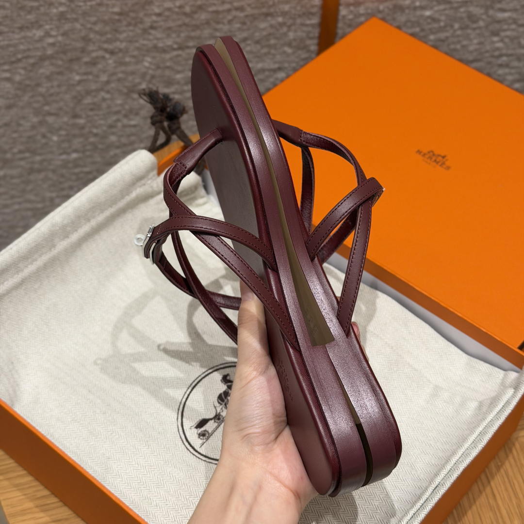Hermes H261038ZvL1390 Miss sandal Wine Red