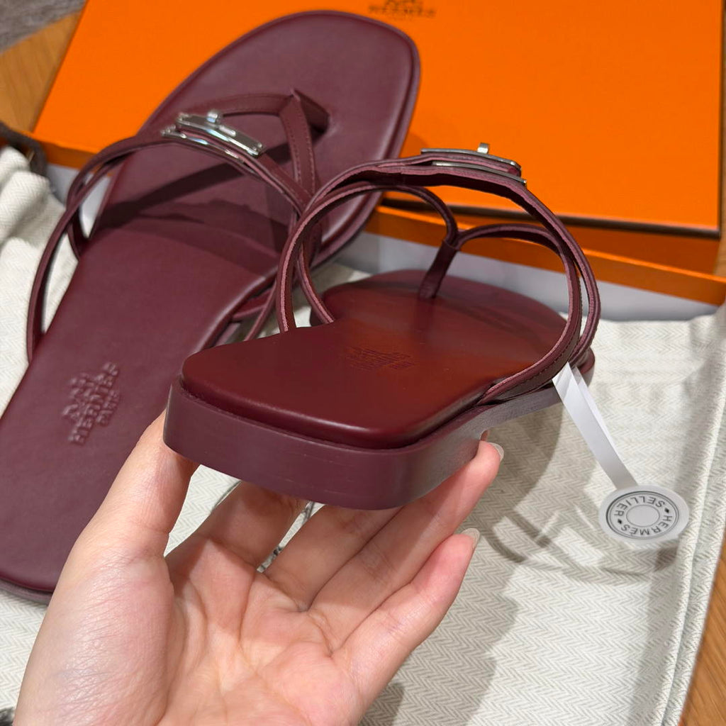 Hermes H261038ZvL1390 Miss sandal Wine Red