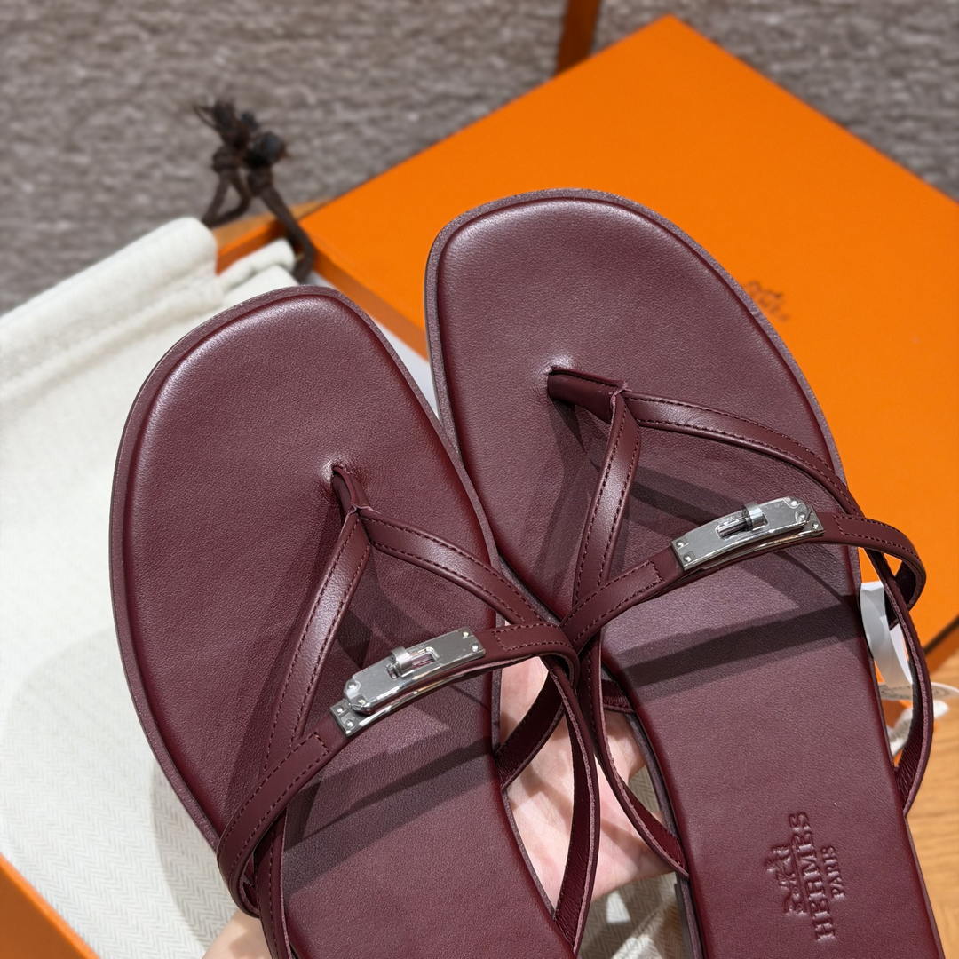 Hermes H261038ZvL1390 Miss sandal Wine Red