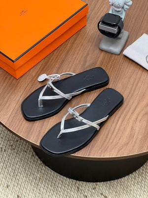 Hermes H261038ZvL1390 Miss sandal Black & Silver - Euro 34=US 3 - View 4