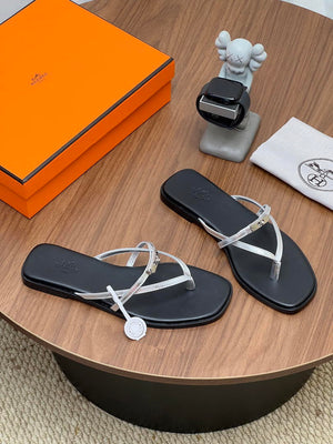 Hermes H261038ZvL1390 Miss sandal Black & Silver - Euro 34=US 3 - View 5
