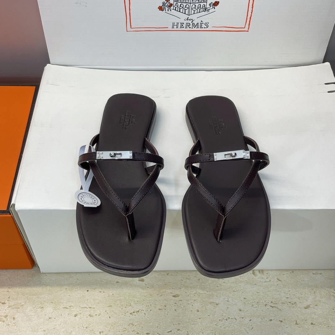Hermes H261038ZvL1390 Miss sandal Dark Brown