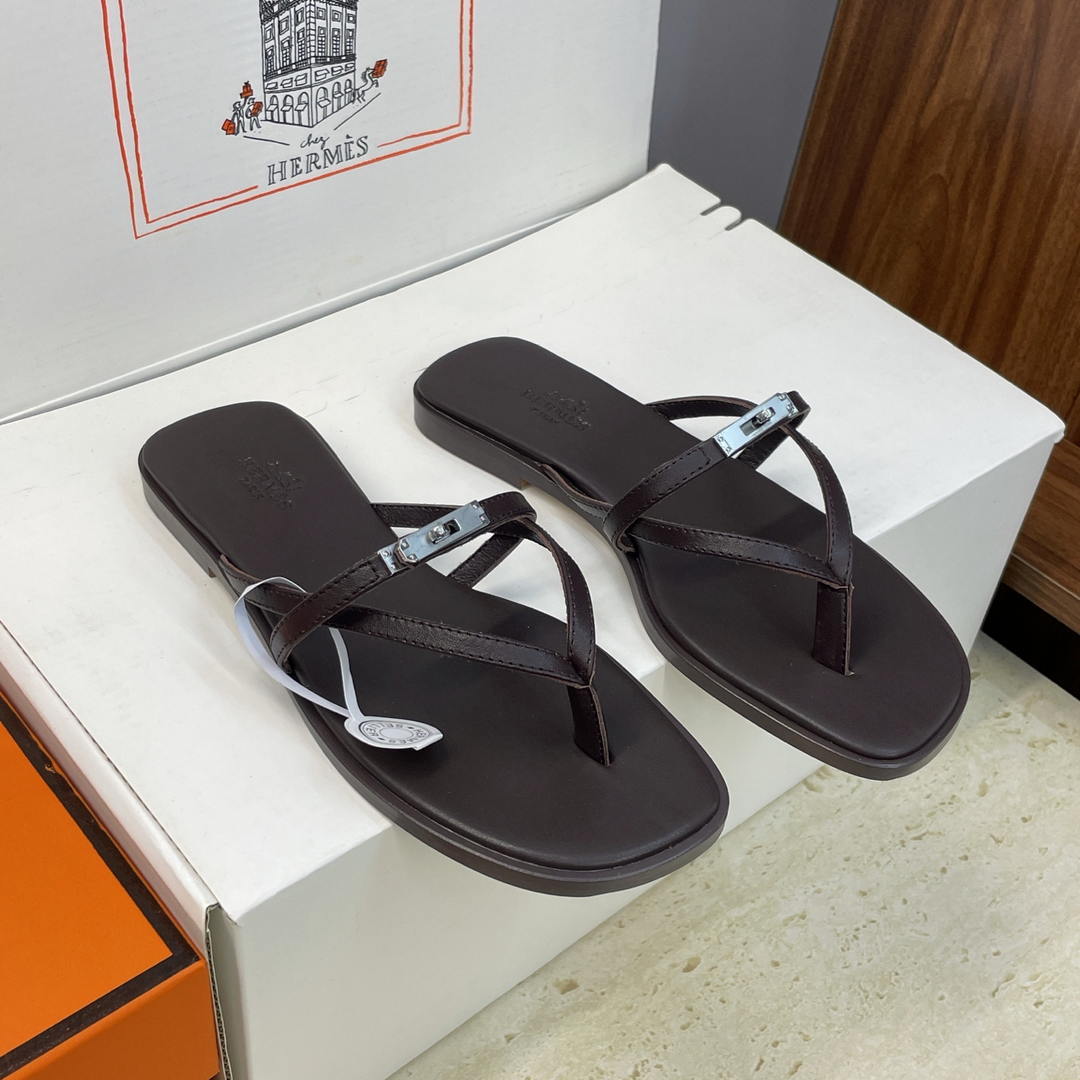 Hermes H261038ZvL1390 Miss sandal Dark Brown
