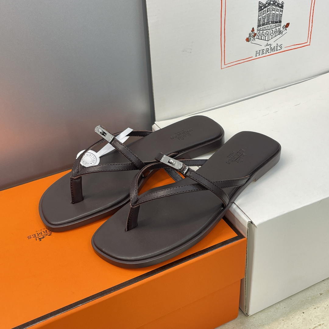 Hermes H261038ZvL1390 Miss sandal Dark Brown