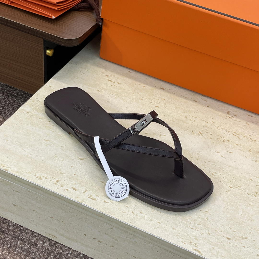 Hermes H261038ZvL1390 Miss sandal Dark Brown