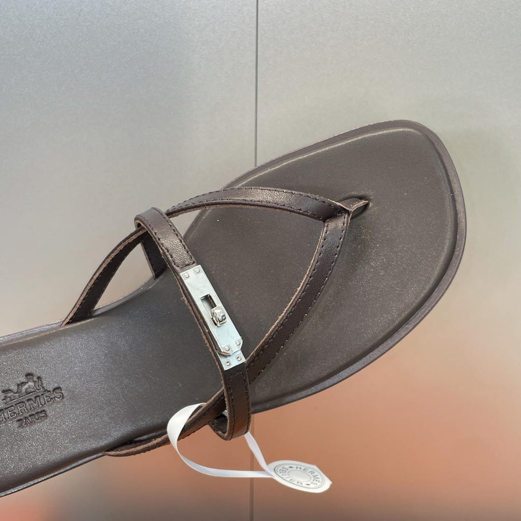 Hermes H261038ZvL1390 Miss sandal Dark Brown