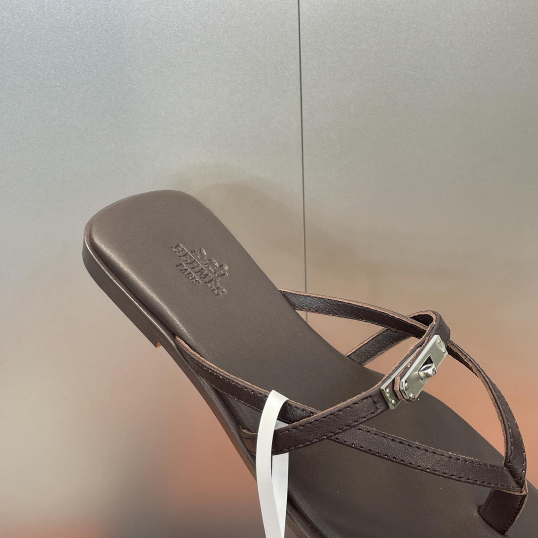 Hermes H261038ZvL1390 Miss sandal Dark Brown