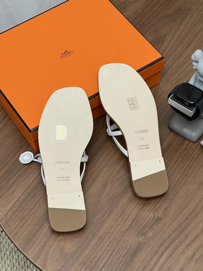 Hermes H261038ZvL1390 Miss sandal White