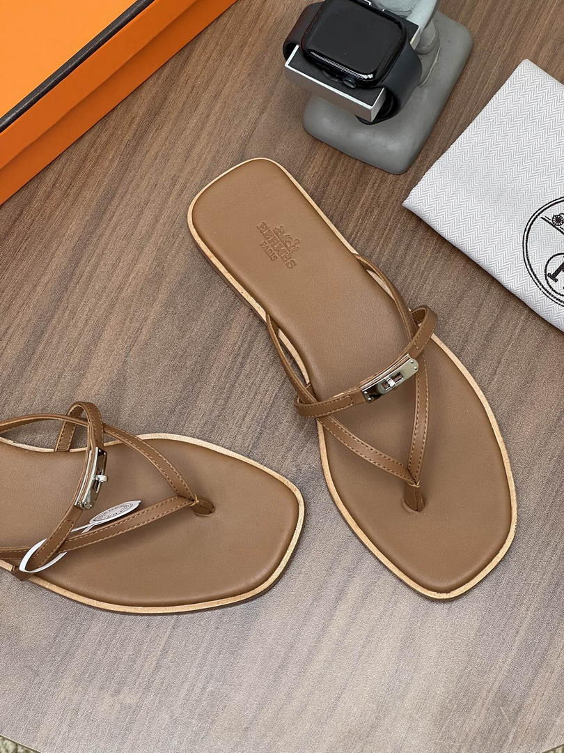 Hermes H261038ZvL1390 Miss sandal Brown