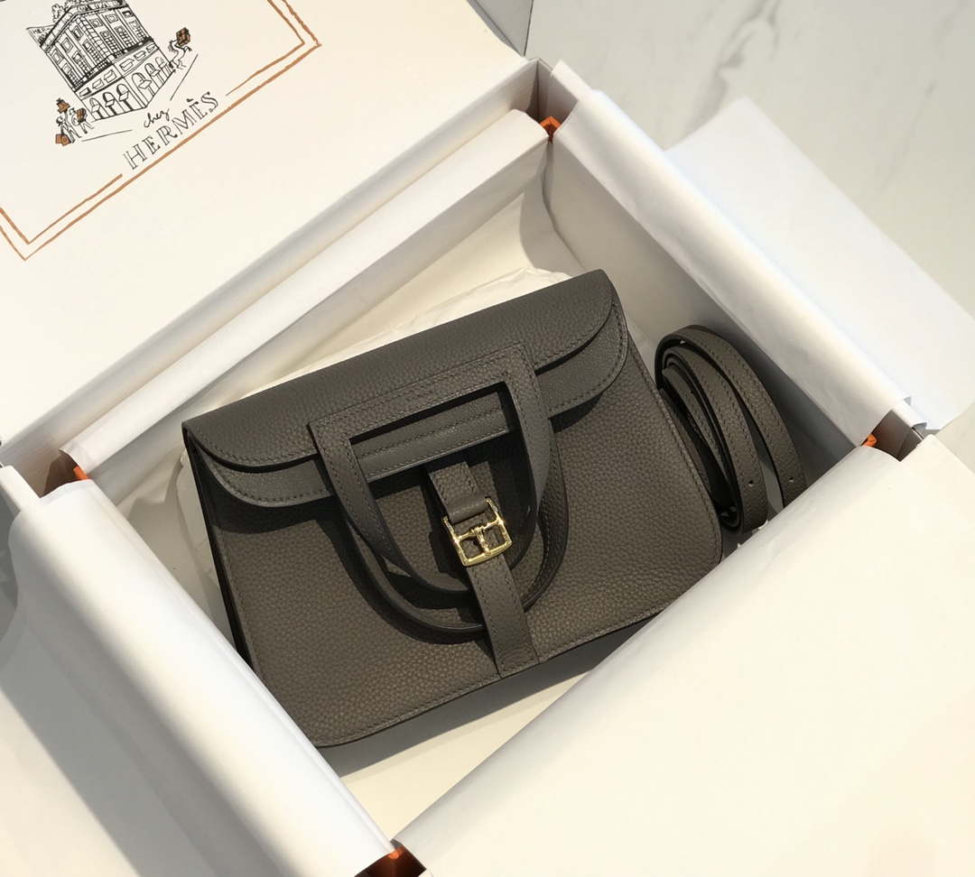 Hermes halzan clemence stamp B Gold H98809