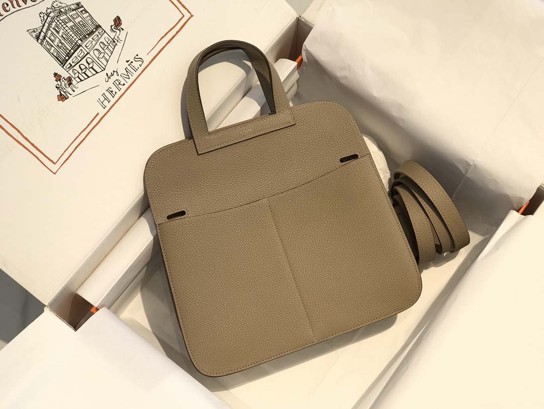 Hermes halzan clemence stamp B Gold H98811