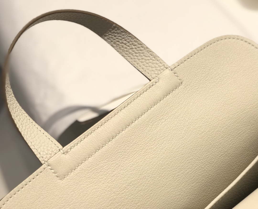 Hermes halzan clemence stamp B Gold H98812