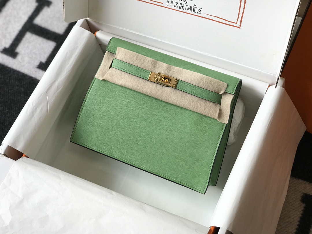 Hermes Kelly Danse 22cm Leather Bag 20362 Avocado Green - Default Title - View 1