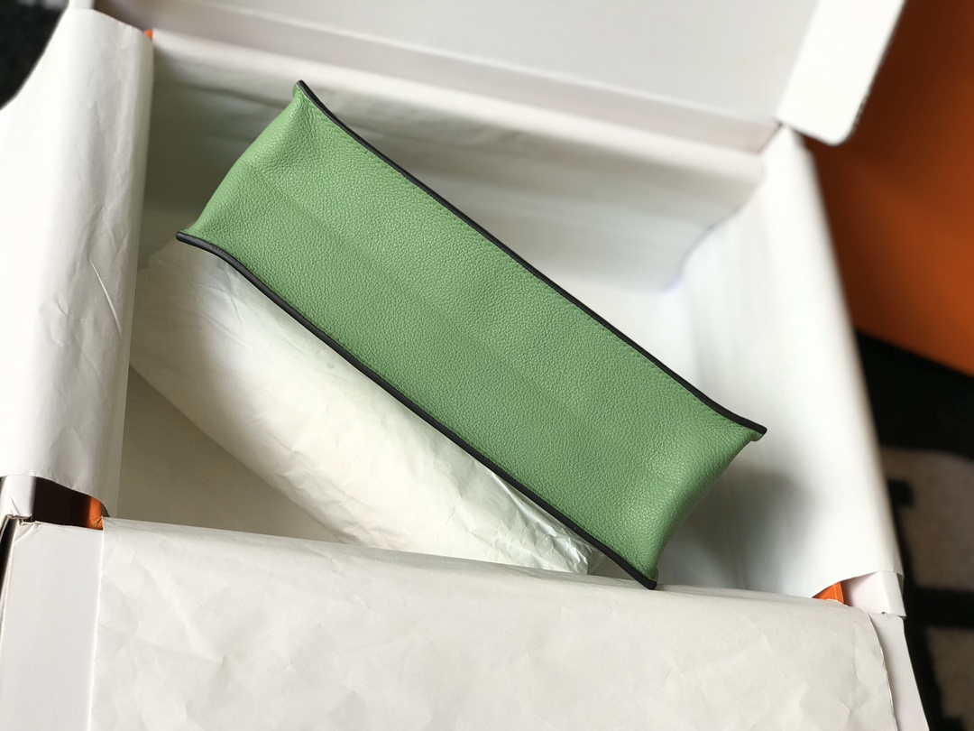 Hermes Kelly Danse 22cm Leather Bag 20362 Avocado Green - Default Title - View 6