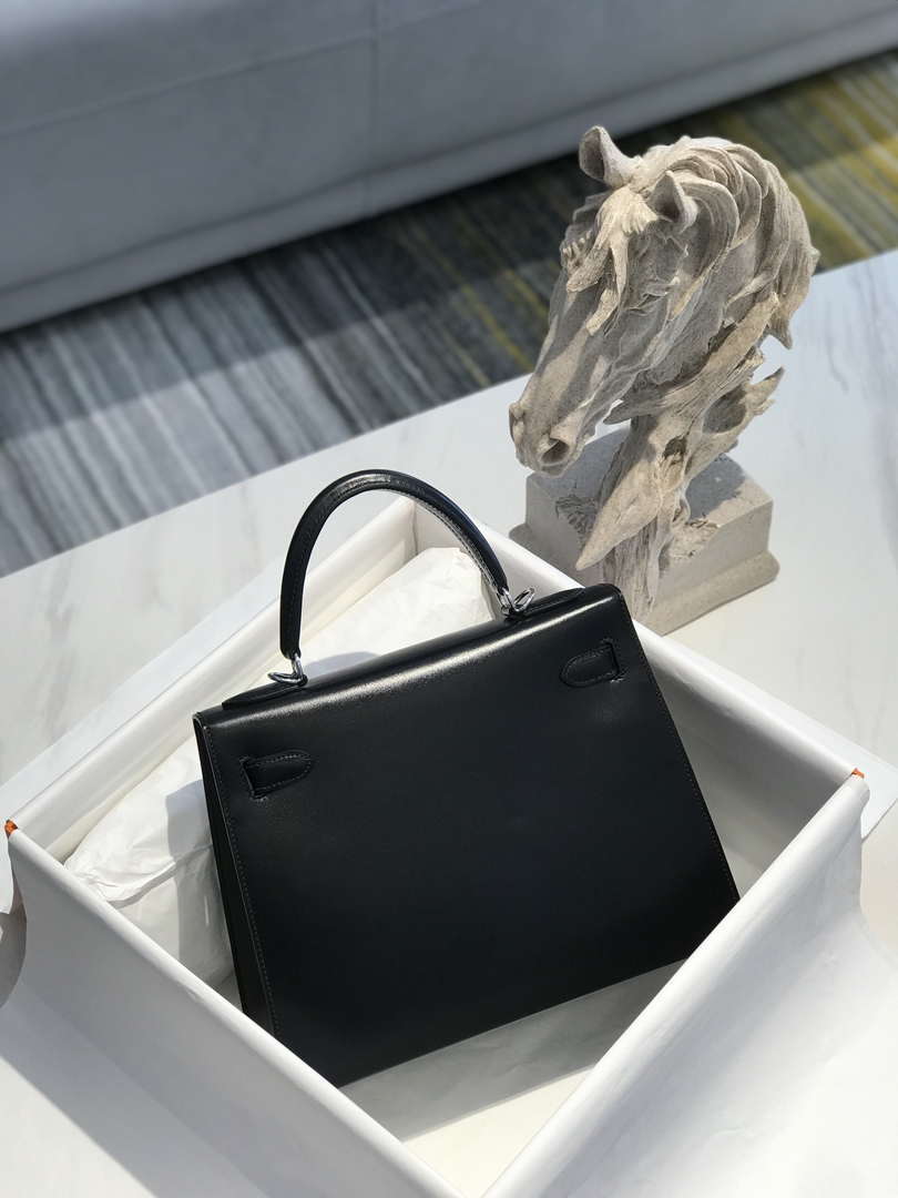 Hermes Kelly Designer Tote Fine grain calfskin Shoulder Strap Bag H231303