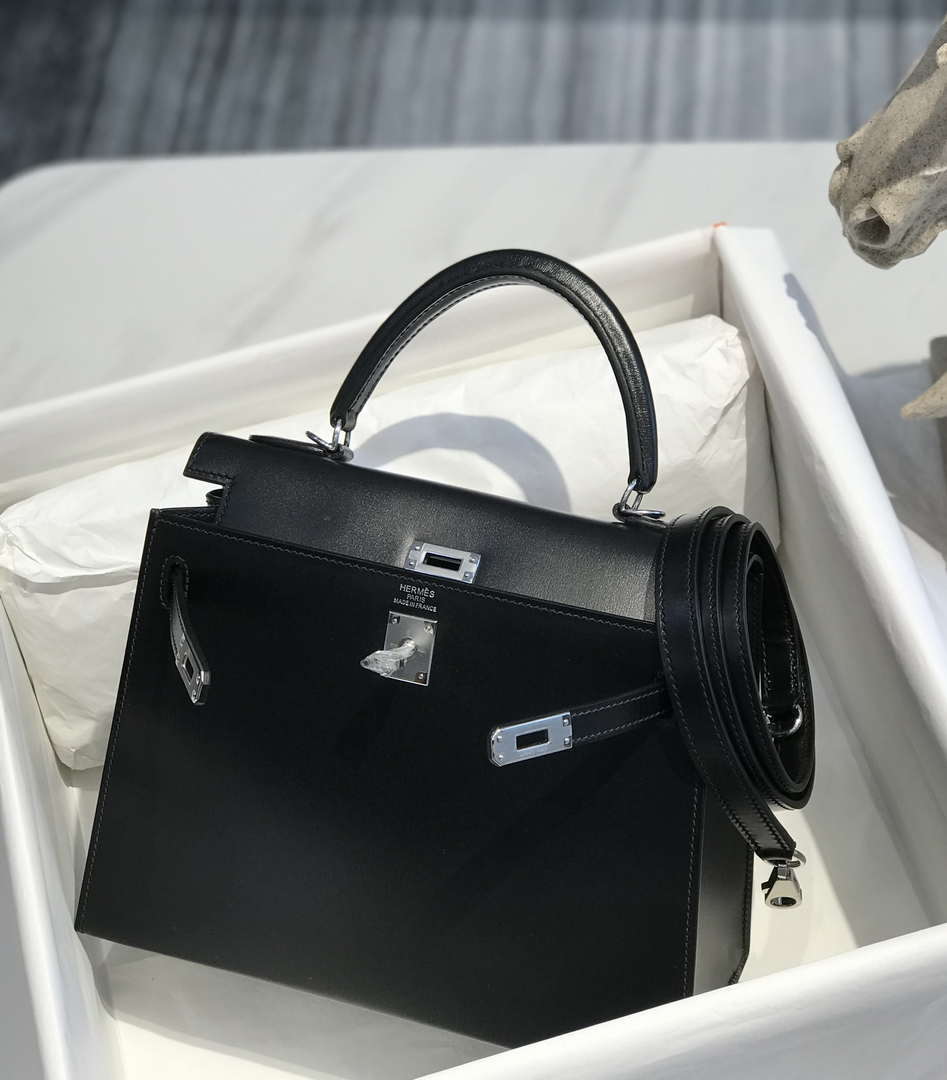 Hermes Kelly Designer Tote Fine grain calfskin Shoulder Strap Bag H231303