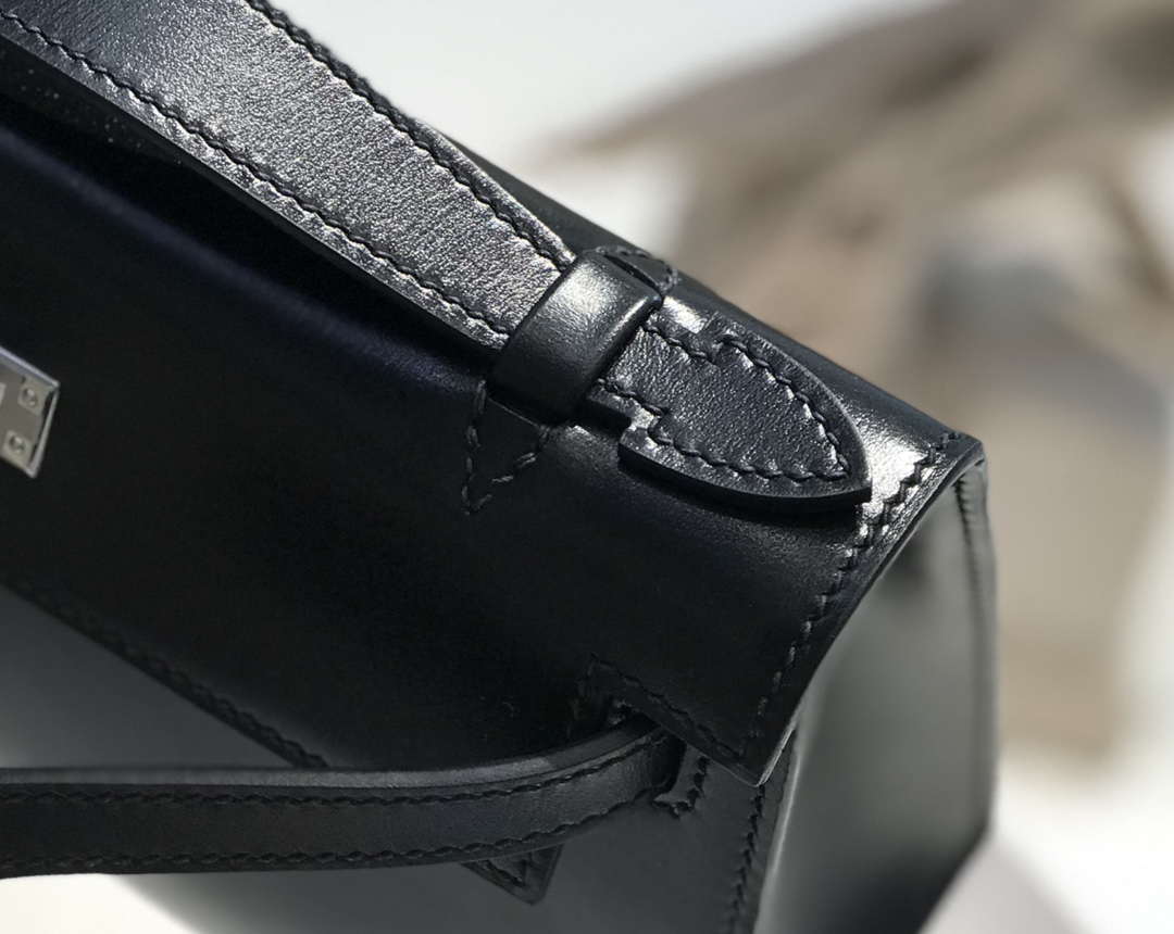 Hermes Kelly Pouchette Fine grain calfskin clutch bag H231300