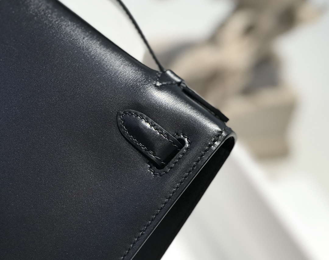 Hermes Kelly Pouchette Fine grain calfskin clutch bag H231300
