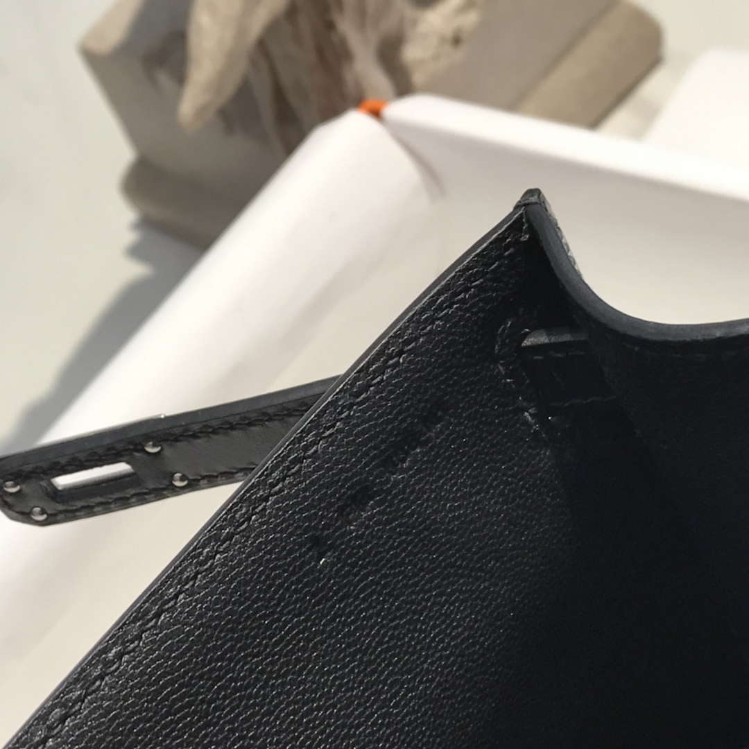Hermes Kelly Pouchette Fine grain calfskin clutch bag H231300