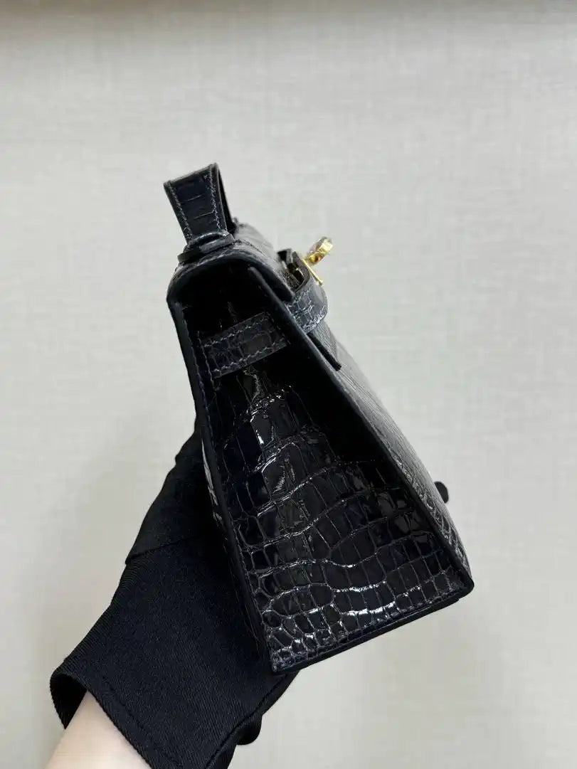 Hermes Kelly Pouchette Glossy crocodile Leather clutch bag H231020