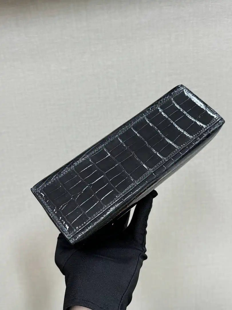 Hermes Kelly Pouchette Glossy crocodile Leather clutch bag H231020