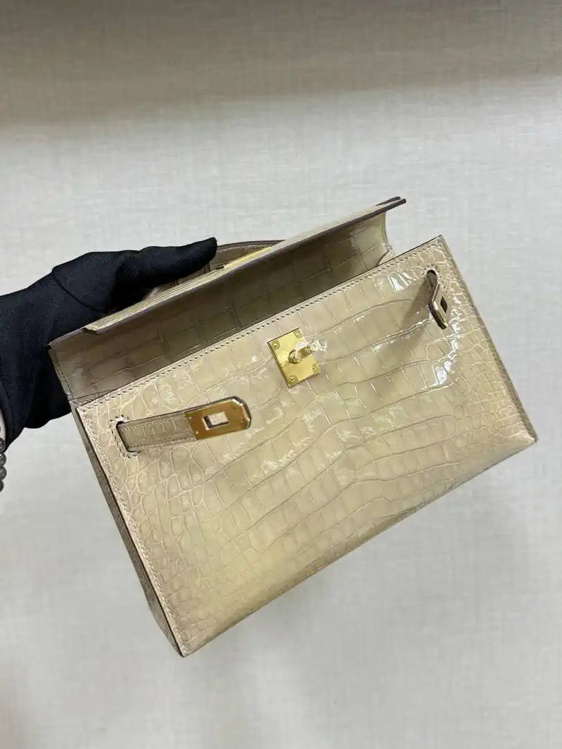Hermes Kelly Pouchette Glossy crocodile Leather clutch bag H231021