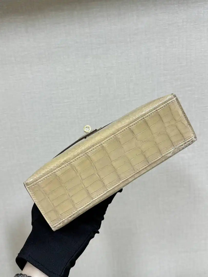 Hermes Kelly Pouchette Glossy crocodile Leather clutch bag H231021