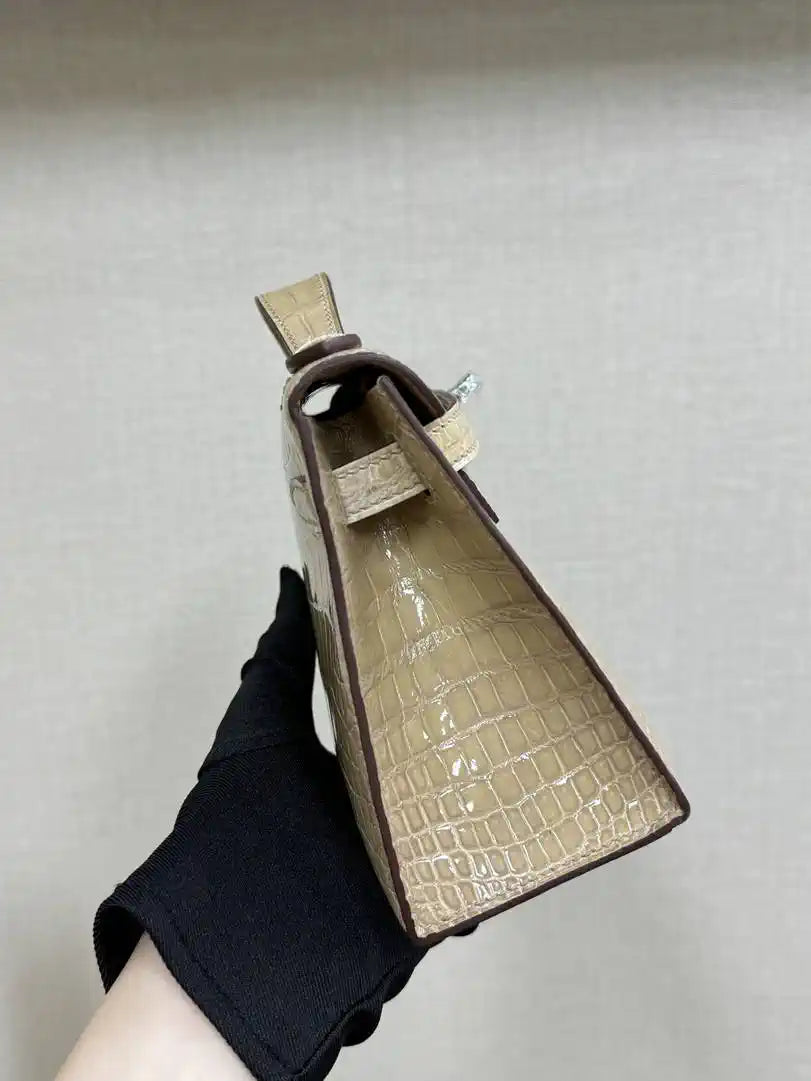 Hermes Kelly Pouchette Glossy crocodile Leather clutch bag H231021