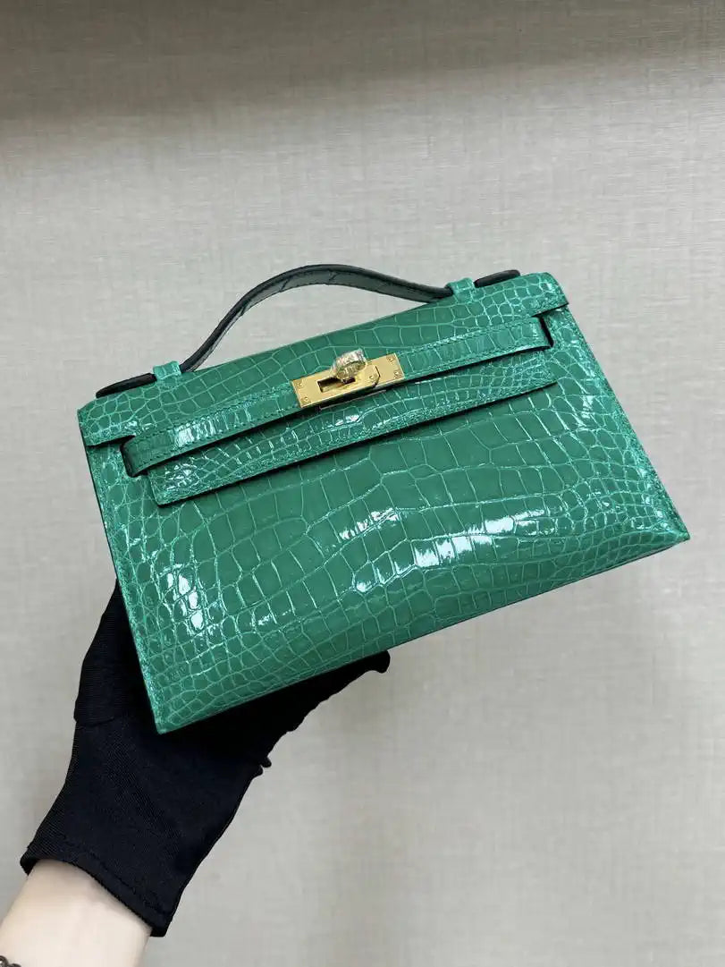 Hermes Kelly Pouchette Glossy crocodile Leather clutch bag H231023