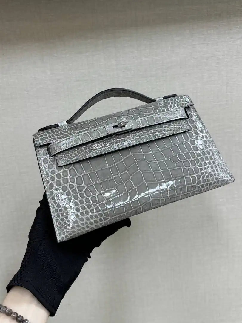 Hermes Kelly Pouchette Glossy crocodile Leather clutch bag H231024