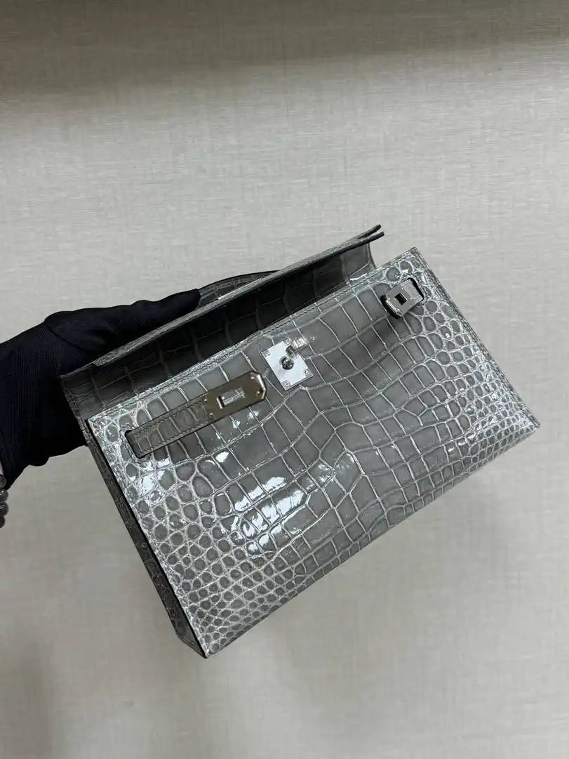 Hermes Kelly Pouchette Glossy crocodile Leather clutch bag H231024