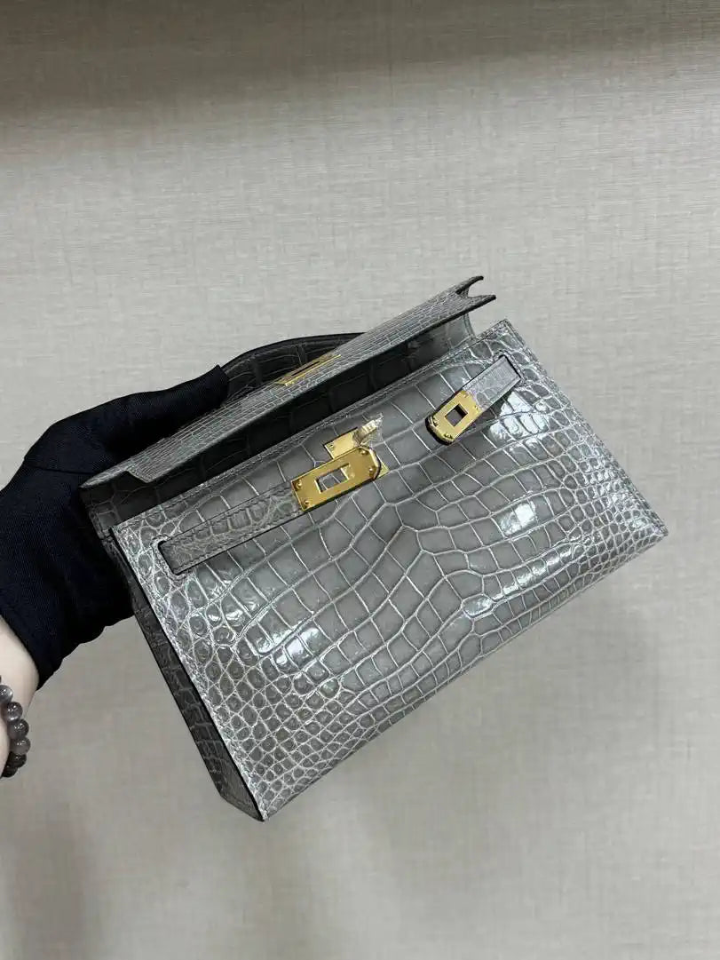 Hermes Kelly Pouchette Glossy crocodile Leather clutch bag H231024