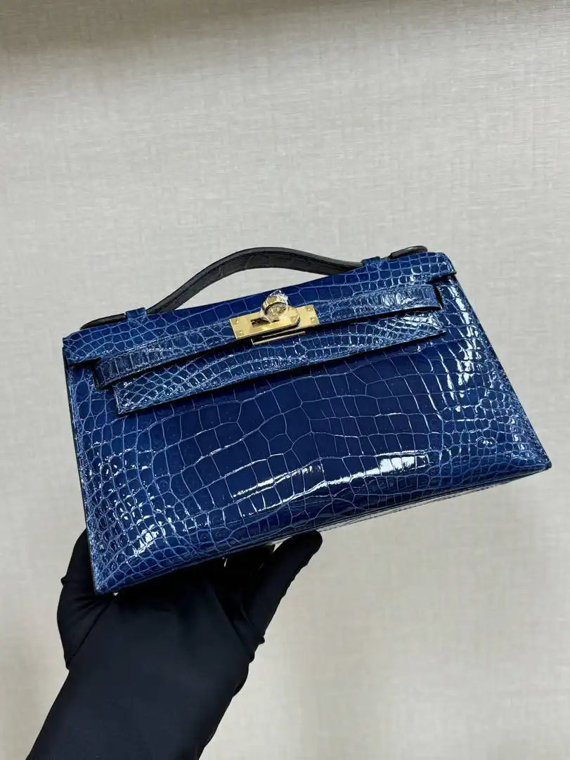 Hermes Kelly Pouchette Glossy crocodile Leather clutch bag H231025