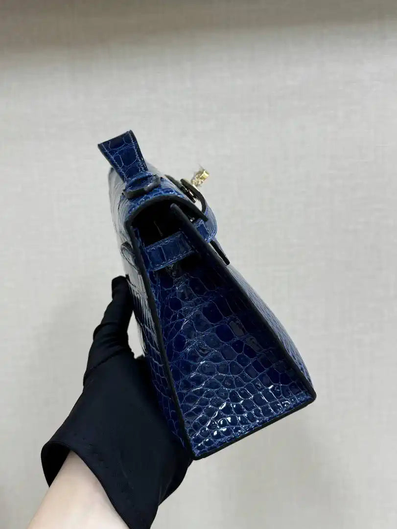 Hermes Kelly Pouchette Glossy crocodile Leather clutch bag H231025