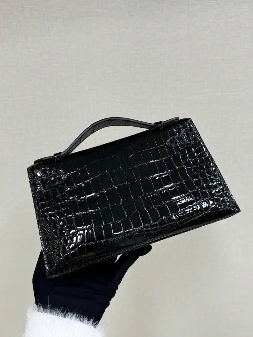 Hermes Kelly Pouchette Glossy crocodile Leather clutch bag H231026