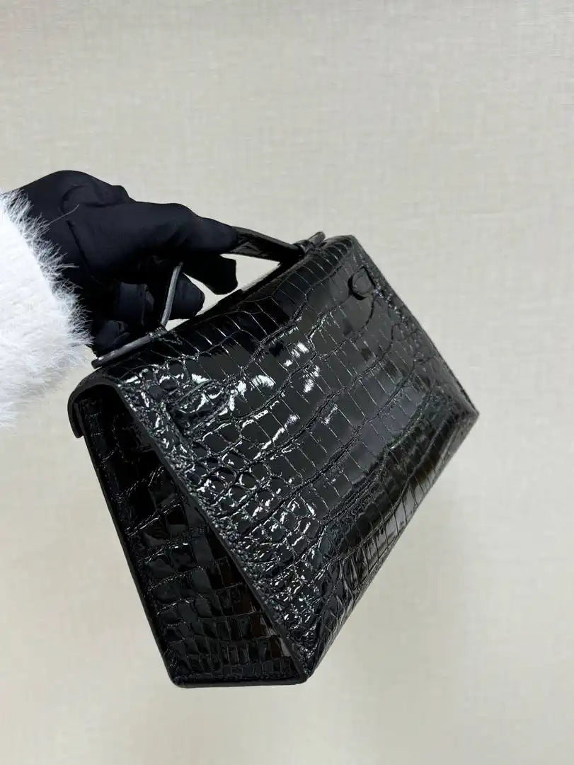 Hermes Kelly Pouchette Glossy crocodile Leather clutch bag H231026