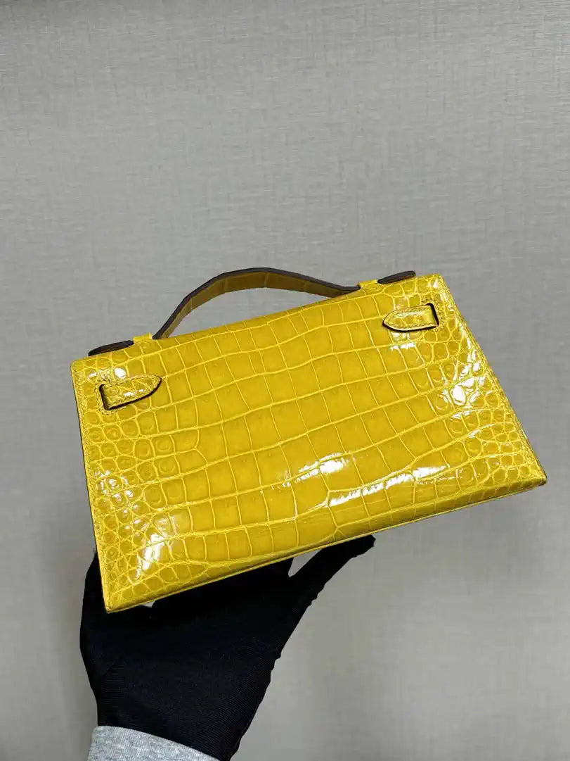 Hermes Kelly Pouchette Glossy crocodile Leather clutch bag H231028