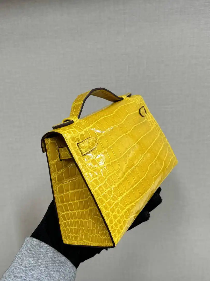 Hermes Kelly Pouchette Glossy crocodile Leather clutch bag H231028
