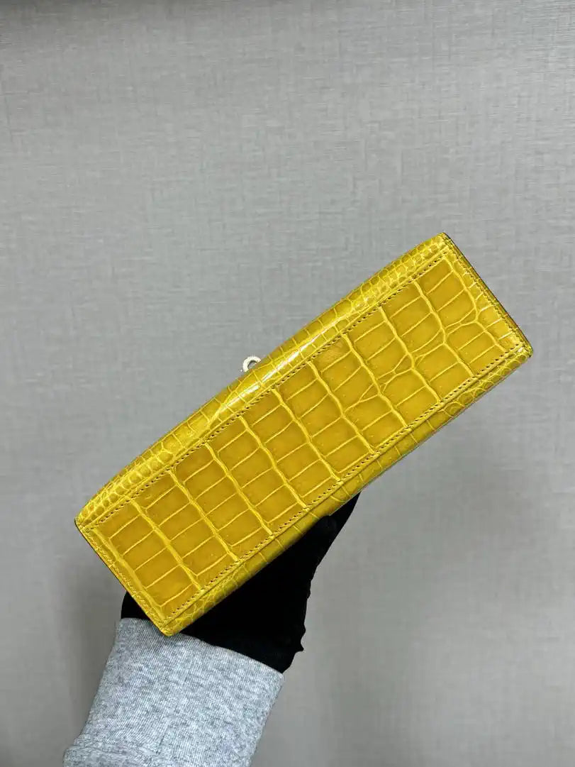 Hermes Kelly Pouchette Glossy crocodile Leather clutch bag H231028